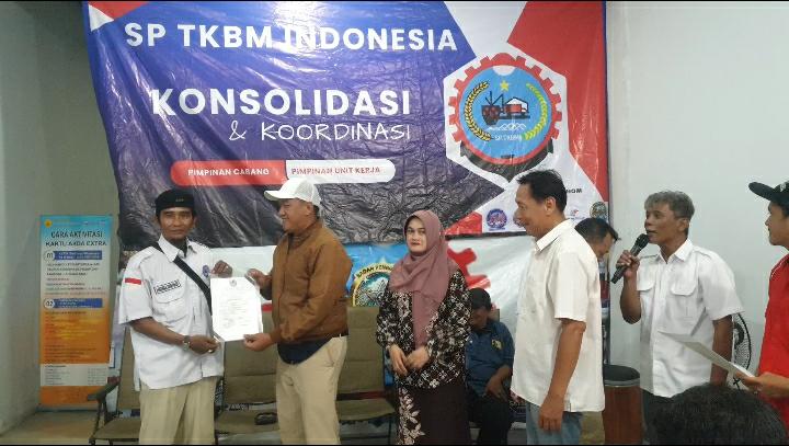Penyerahan Simbolis Sertifikasi Basic K3 TKBM 